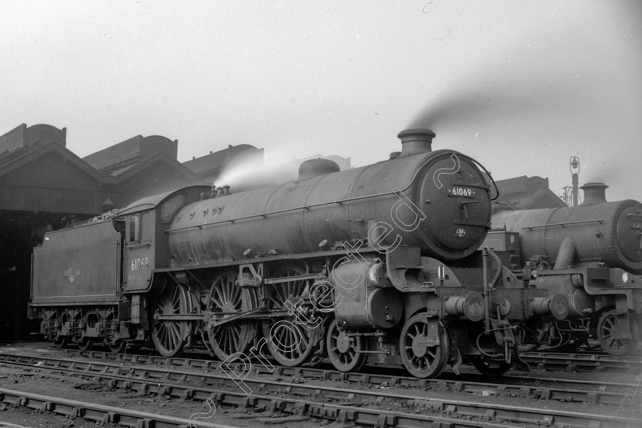 WD2707 
 ENGINE CLASS: L.N.E.R. ENGINE NUMBER: 61069 LOCATION: Patricroft DATE: 16 March 1962 COMMENTS: 
 Keywords: 16 March 1962, 61069, Cooperline, L.N.E.R., Patricroft, Steam, WD Cooper, locomotives, railway photography, trains