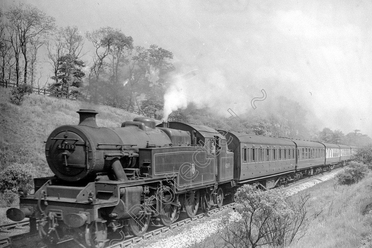 WD1080 
 ENGINE CLASS: 2-6-4 Tanks ENGINE NUMBER: 42619 LOCATION: Clifton DATE: 00.06.1957 COMMENTS: 
 Keywords: 00.06.1957, 2-6-4 Tanks, 42619, Clifton, Cooperline, Steam, WD Cooper, locomotives, railway photography, trains