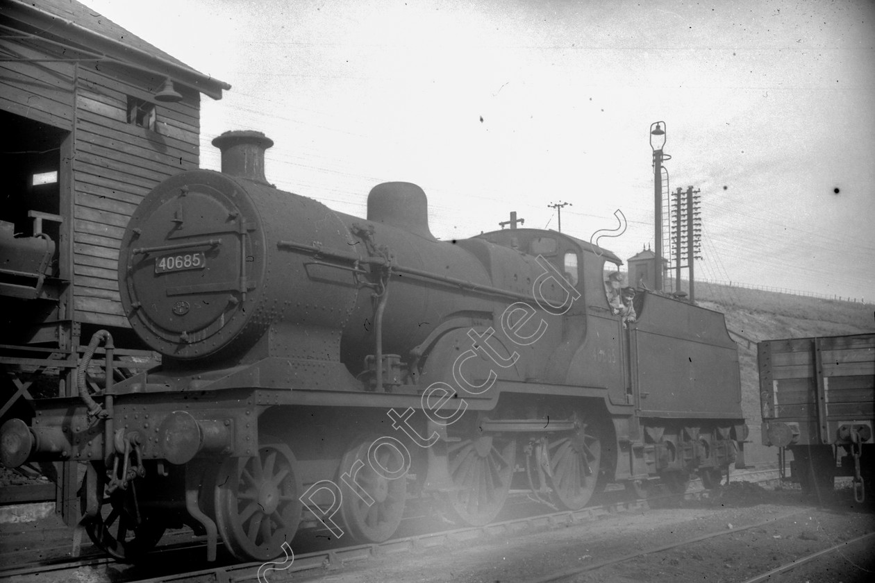 WD3001 
 ENGINE CLASS: Class 2 4-4-0 ENGINE NUMBER: 40685 LOCATION: DATE: COMMENTS: 
 Keywords: 40685, Class 2 4-4-0, Cooperline, Steam, WD Cooper, locomotives, railway photography, trains