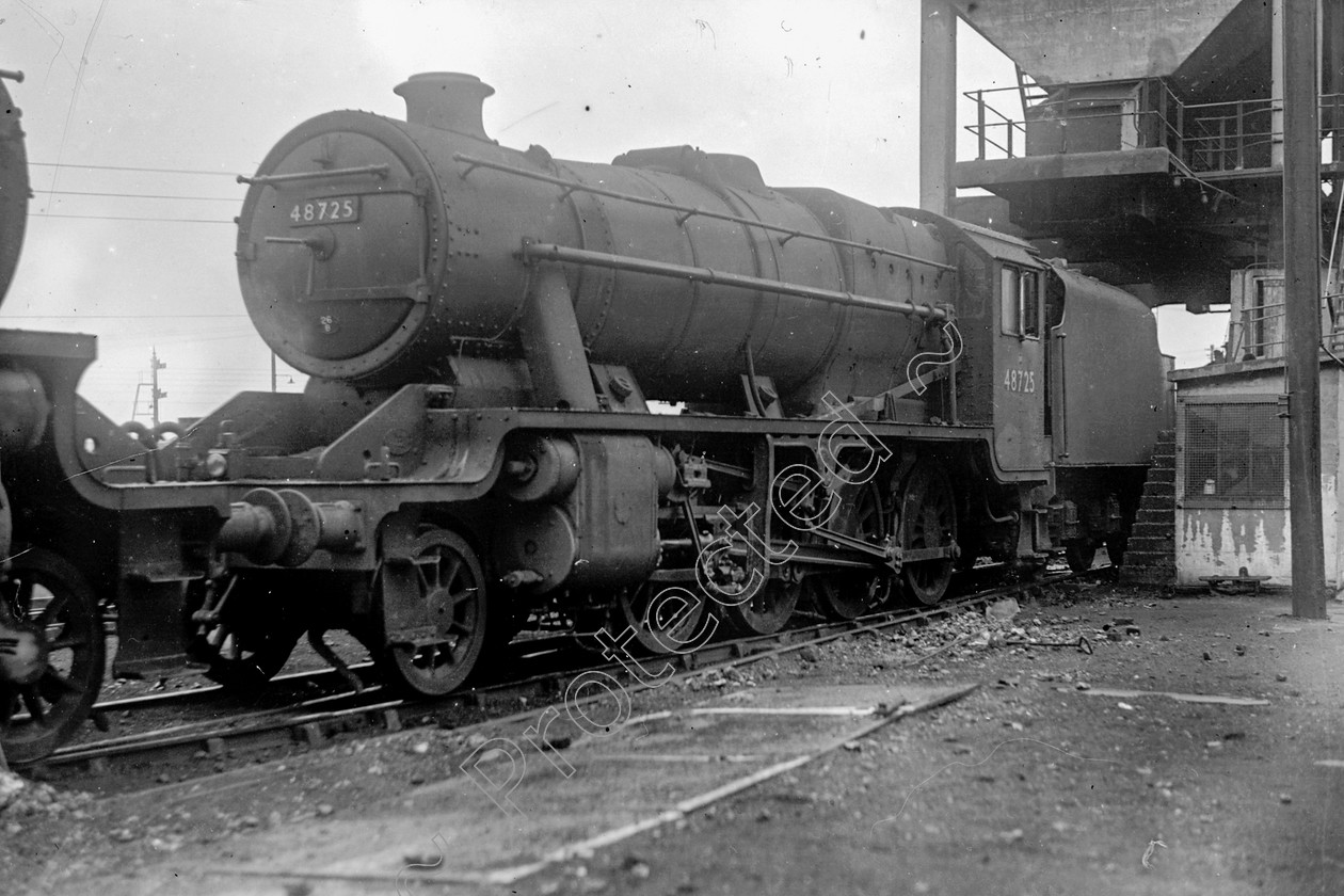 WD2075 
 ENGINE CLASS: Stanier Class 8 2-8-0 ENGINE NUMBER: 48725 LOCATION: Agecroft DATE: 14 July 1950 COMMENTS: 
 Keywords: 14 July 1950, 48725, Agecroft, Cooperline, Stanier Class 8 2-8-0, Steam, WD Cooper, locomotives, railway photography, trains