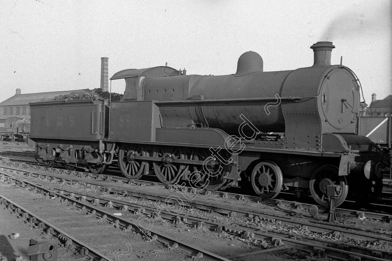 WD0922 
 ENGINE CLASS: L.N.W.R. ENGINE NUMBER: 8801 LOCATION: Patricroft DATE: 00.05.1948 COMMENTS: 
 Keywords: 00.05.1948, 8801, Cooperline, L.N.W.R., Patricroft, Steam, WD Cooper, locomotives, railway photography, trains