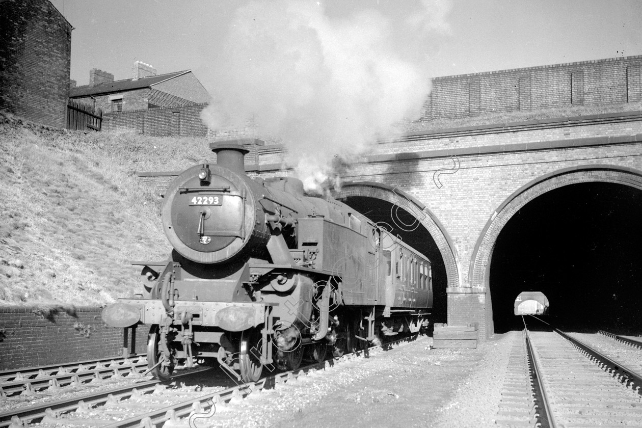 WD1027 
 ENGINE CLASS: 2-6-4 Tanks ENGINE NUMBER: 42293 LOCATION: Pendlebury DATE: 22 May 1960 COMMENTS: 
 Keywords: 2-6-4 Tanks, 22 May 1960, 42293, Cooperline, Pendlebury, Steam, WD Cooper, locomotives, railway photography, trains