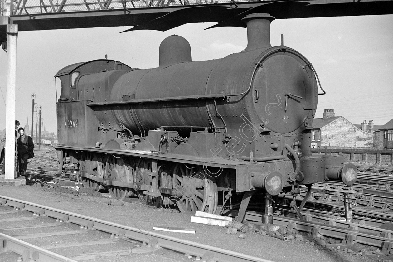 WD0956 
 ENGINE CLASS: L.N.W.R. ENGINE NUMBER: 49249 LOCATION: Patricroft DATE: 00.06.1958 COMMENTS: 
 Keywords: 00.06.1958, 49249, Cooperline, L.N.W.R., Patricroft, Steam, WD Cooper, locomotives, railway photography, trains