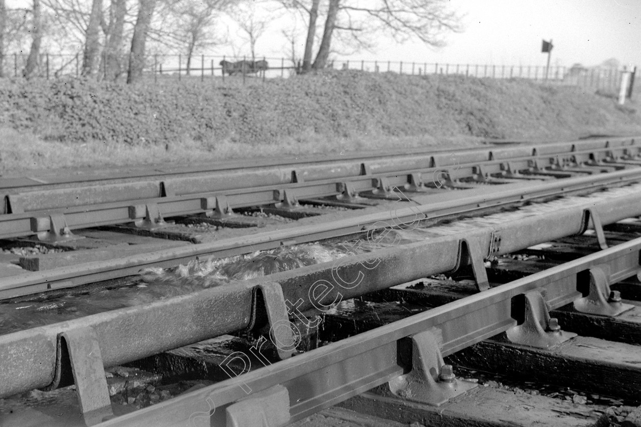 WD2875 
 ENGINE CLASS: Points of Interest ENGINE NUMBER: LOCATION: Trough at Brock DATE: 01 September 1962 COMMENTS: 
 Keywords: 01 September 1962, Cooperline, Points of Interest, Steam, Trough at Brock, WD Cooper, locomotives, railway photography, trains