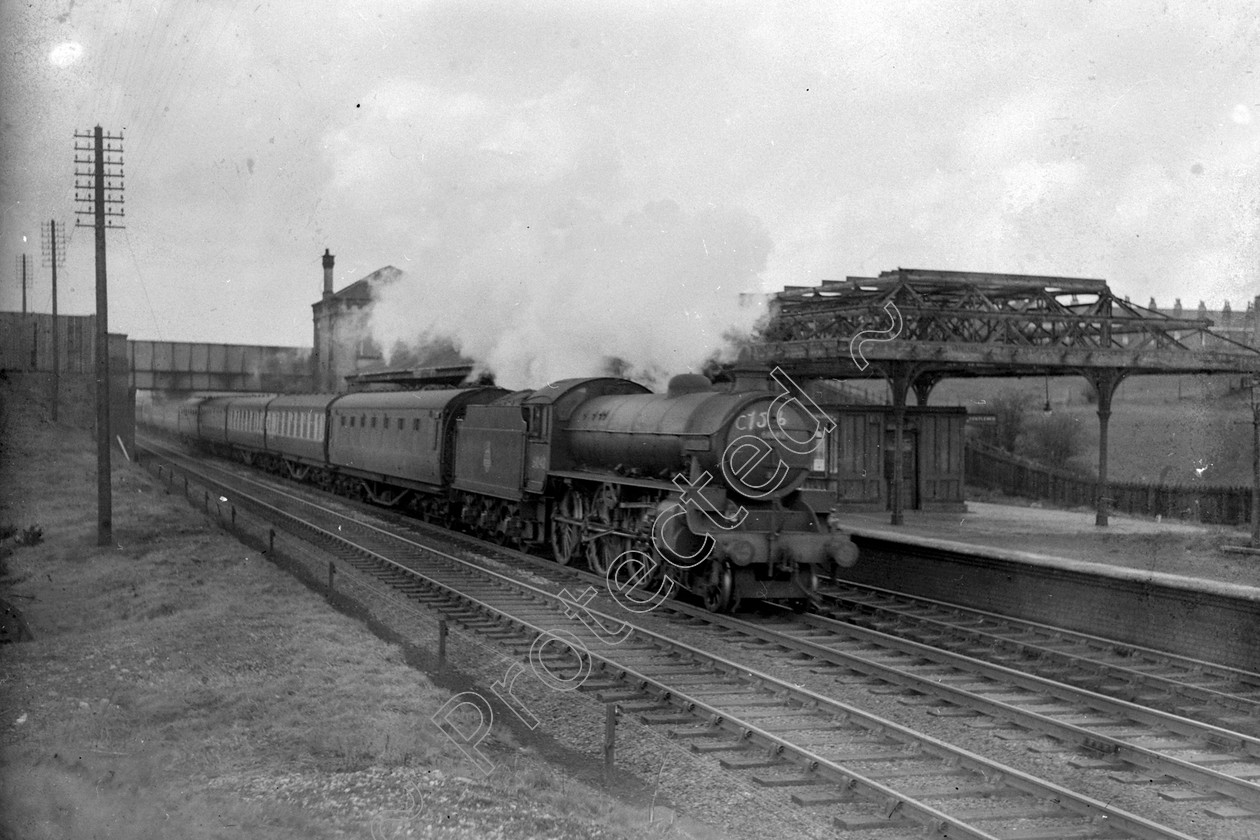 WD2706 
 ENGINE CLASS: L.N.E.R. ENGINE NUMBER: 61040 LOCATION: Daisy Hill DATE: 00.05.1952 COMMENTS: 
 Keywords: 00.05.1952, 61040, Cooperline, Daisy Hill, L.N.E.R., Steam, WD Cooper, locomotives, railway photography, trains