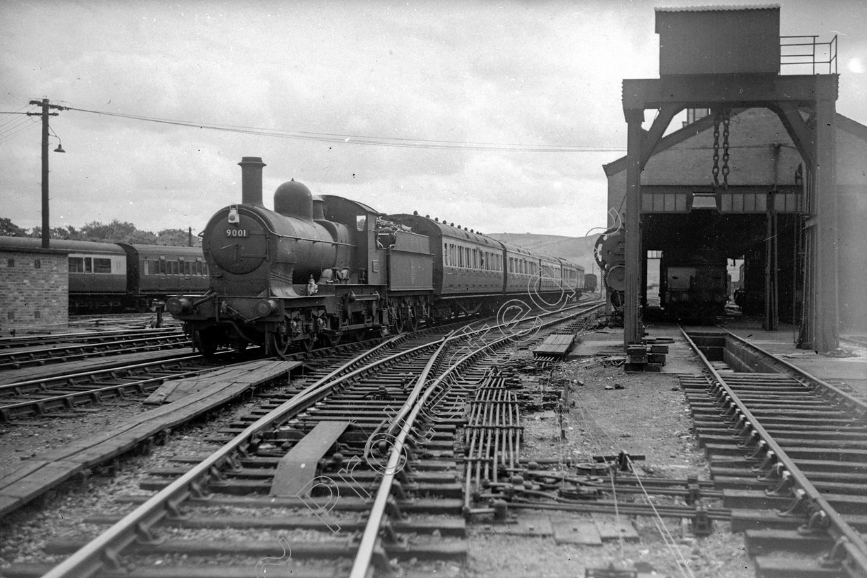 WD2840 
 ENGINE CLASS: GWR ENGINE NUMBER: 9001 LOCATION: Aberystwyth DATE: COMMENTS: 
 Keywords: 9001, Aberystwyth, Cooperline, GWR, Steam, WD Cooper, locomotives, railway photography, trains