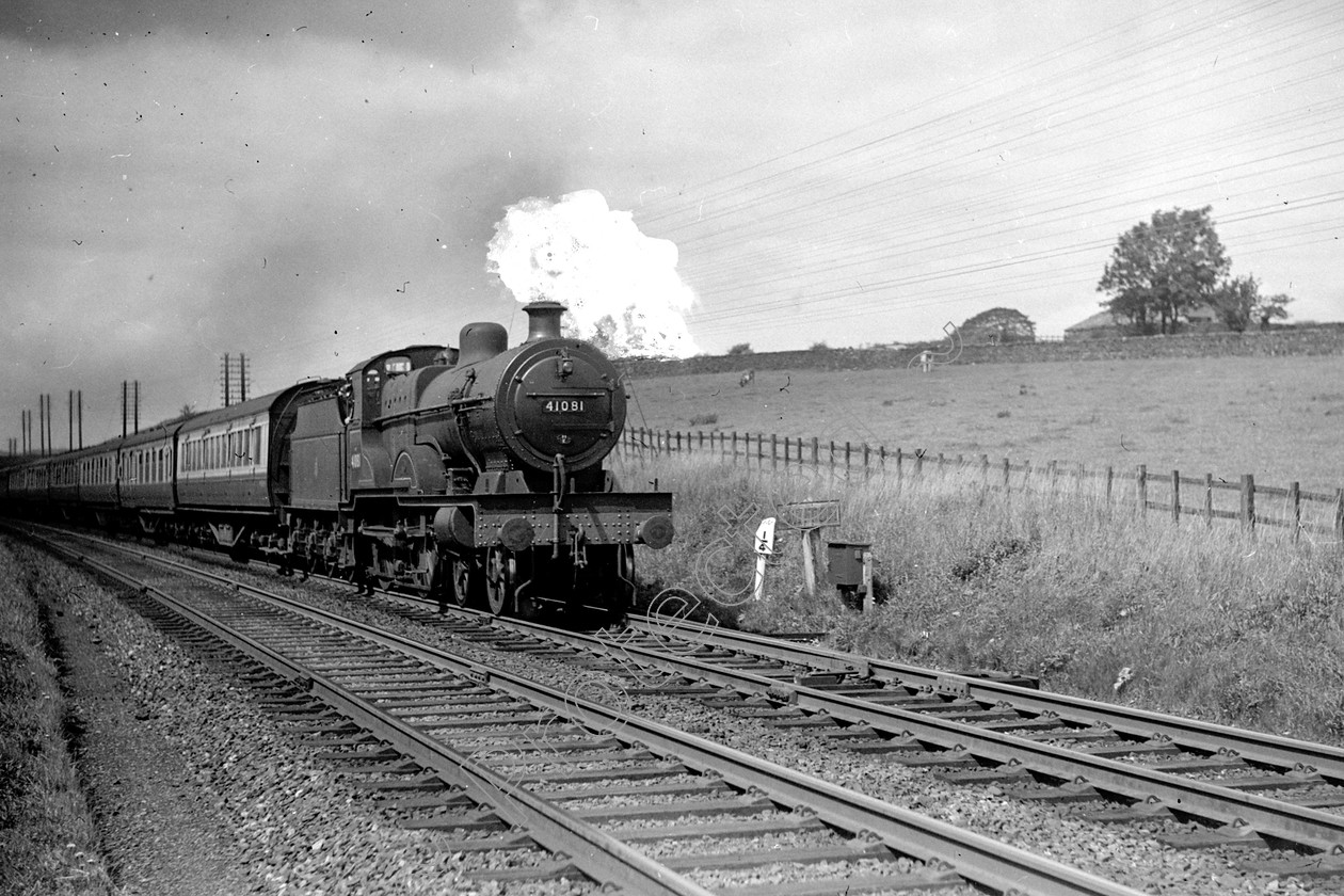 WD0528 
 ENGINE CLASS: Midland Compounds ENGINE NUMBER: 41081 LOCATION: Long Preston DATE: 00.10.1952 COMMENTS: 
 Keywords: 00.10.1952, 41081, Cooperline, Long Preston, Midland Compounds, Steam, WD Cooper, locomotives, railway photography, trains