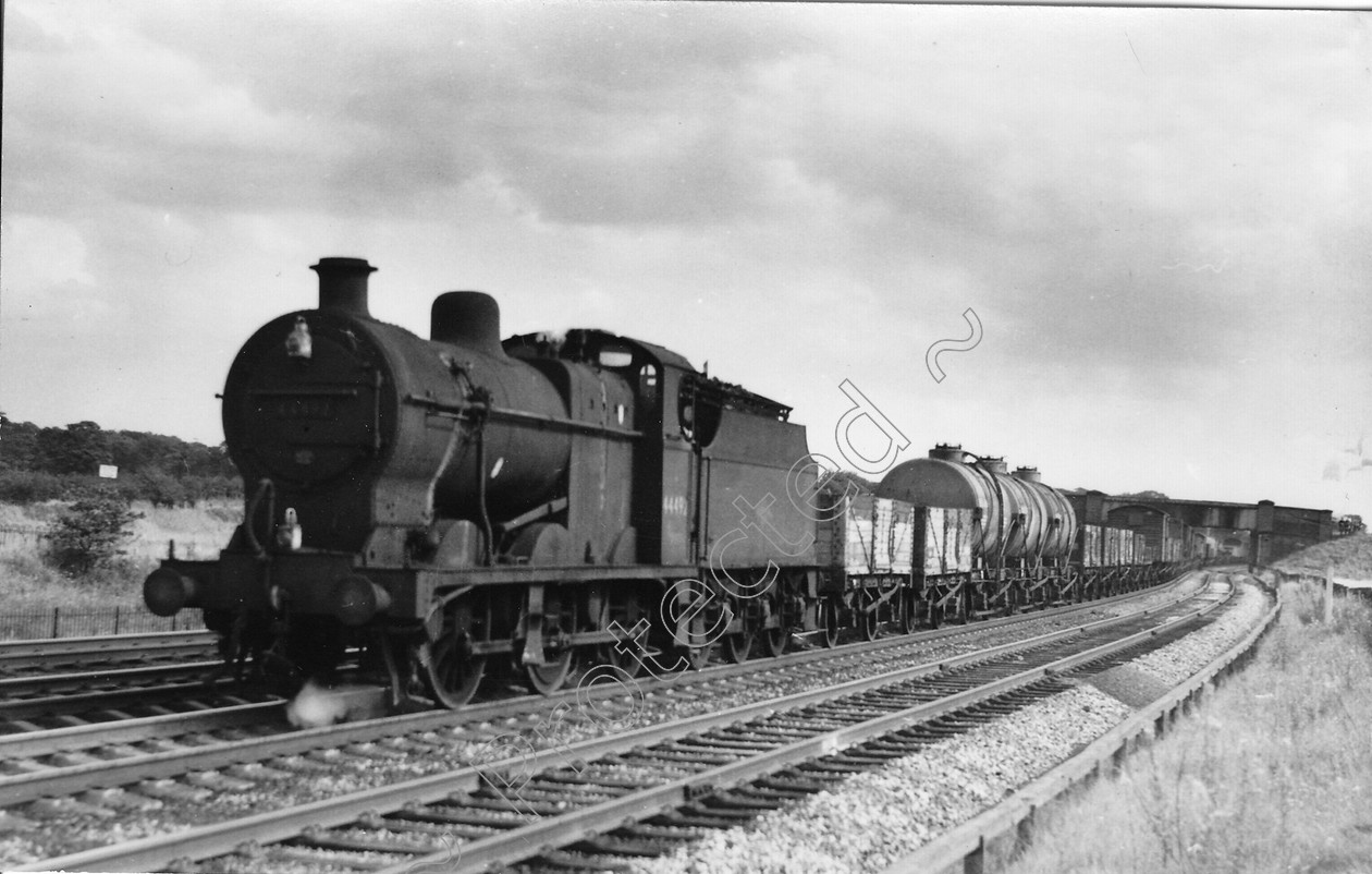 WD0752 
 ENGINE CLASS: Class 4 0-6-0 ENGINE NUMBER: 44492 LOCATION: Winwick DATE: 03 September 1963 COMMENTS: 
 Keywords: 03 September 1963, 44492, Class 4 0-6-0, Cooperline, Steam, WD Cooper, Winwick, locomotives, railway photography, trains