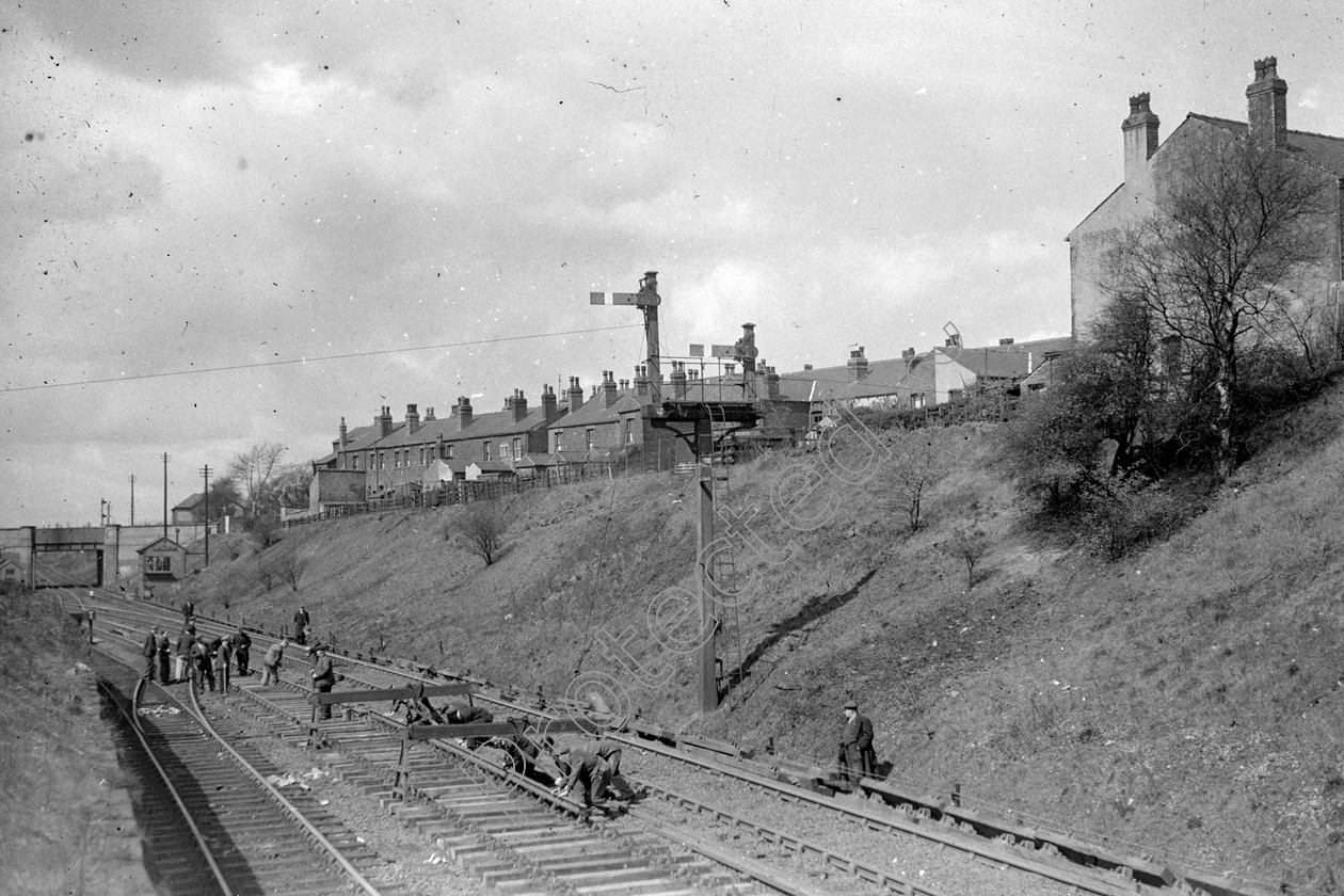 WD2886 
 ENGINE CLASS: Points of Interest ENGINE NUMBER: LOCATION: Worsley and Roe Green DATE: 00.04.1950 COMMENTS: 8 views of relaying at 
 Keywords: 00.04.1950, 8 views of relaying at, Cooperline, Points of Interest, Steam, WD Cooper, Worsley and Roe Green, locomotives, railway photography, trains