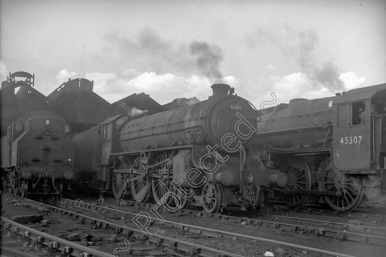 WD2717 
 ENGINE CLASS: L.N.E.R. ENGINE NUMBER: 61303 LOCATION: Patricroft DATE: 24 October 1966 COMMENTS: 
 Keywords: 24 October 1966, 61303, Cooperline, L.N.E.R., Patricroft, Steam, WD Cooper, locomotives, railway photography, trains