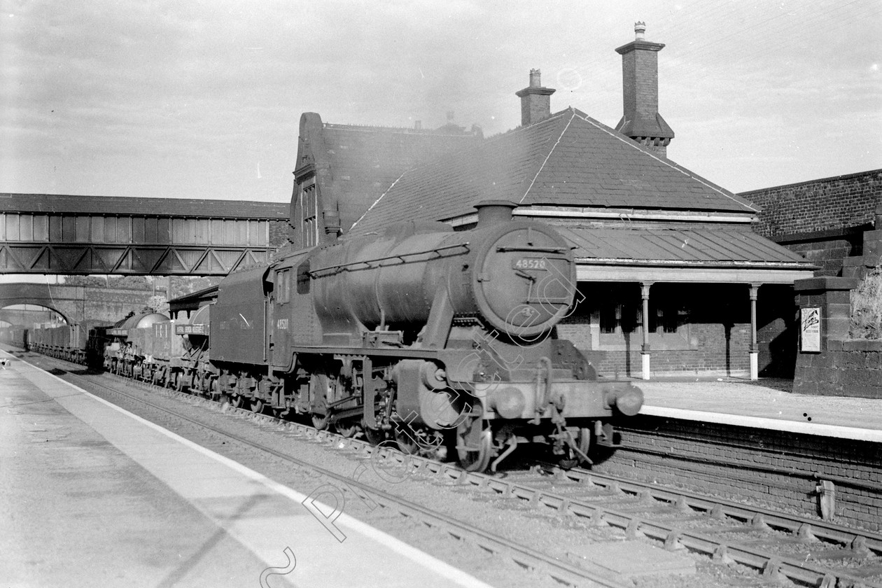 WD2056 
 ENGINE CLASS: Stanier Class 8 2-8-0 ENGINE NUMBER: 48520 LOCATION: Kenyon Junction DATE: 00.07.1949 COMMENTS: 
 Keywords: 00.07.1949, 48520, Cooperline, Kenyon Junction, Stanier Class 8 2-8-0, Steam, WD Cooper, locomotives, railway photography, trains