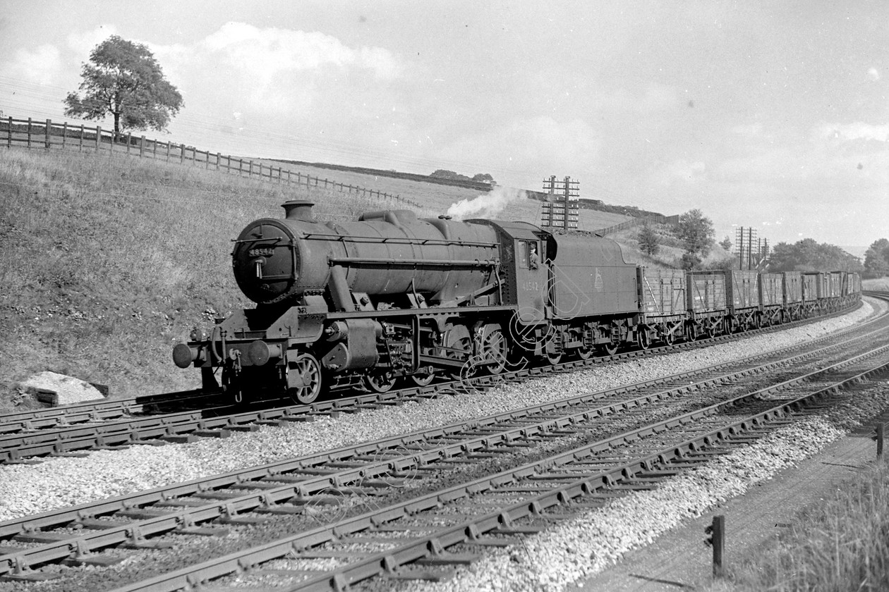 WD2060 
 ENGINE CLASS: Stanier Class 8 2-8-0 ENGINE NUMBER: 48542 LOCATION: Chinley DATE: 00.10.1950 COMMENTS: 
 Keywords: 00.10.1950, 48542, Chinley, Cooperline, Stanier Class 8 2-8-0, Steam, WD Cooper, locomotives, railway photography, trains