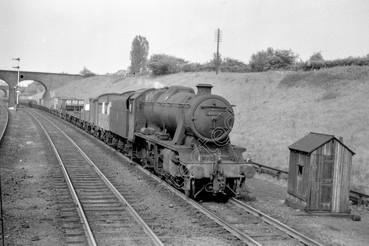 WD2010 
 ENGINE CLASS: Stanier Class 8 2-8-0 ENGINE NUMBER: 48094 LOCATION: Near Chester DATE: 27 May 1964 COMMENTS: 
 Keywords: 27 May 1964, 48094, Cooperline, Near Chester, Stanier Class 8 2-8-0, Steam, WD Cooper, locomotives, railway photography, trains