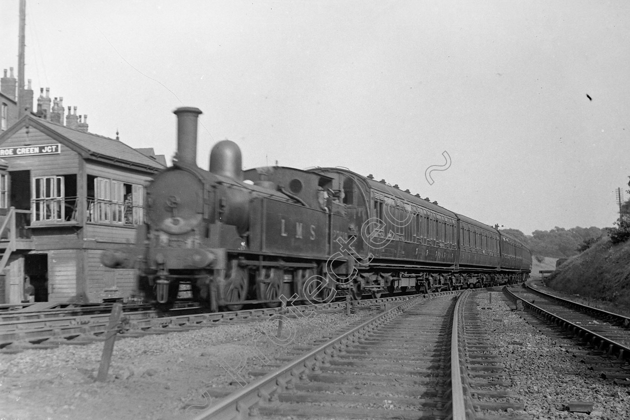 WD0976 
 ENGINE CLASS: L.N.W.R. ENGINE NUMBER: 27619 LOCATION: Roe Green DATE: COMMENTS: 
 Keywords: 27619, Cooperline, L.N.W.R., Roe Green, Steam, WD Cooper, locomotives, railway photography, trains