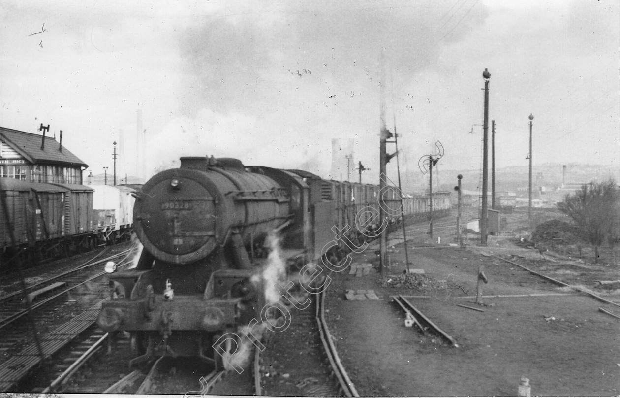 WD2517 
 ENGINE CLASS: Riddles 2-8-0 90000 ENGINE NUMBER: 90328 LOCATION: Brindle Heath DATE: 00.03.1963 COMMENTS: 
 Keywords: 00.03.1963, 90328, Brindle Heath, Cooperline, Riddles 2-8-0 90000, Steam, WD Cooper, locomotives, railway photography, trains