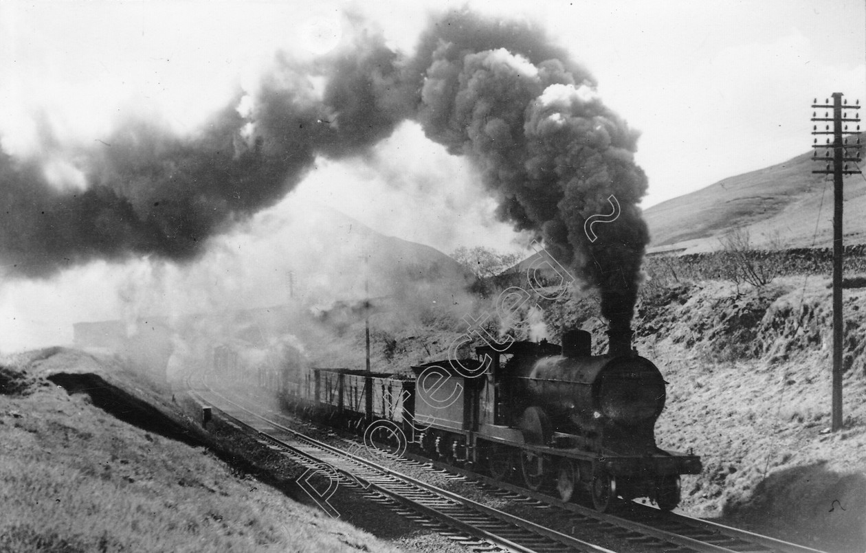 WD0787 
 ENGINE CLASS: 4-4-0 ENGINE NUMBER: LOCATION: Beattock DATE: 18 May 1951 COMMENTS: 
 Keywords: 18 May 1951, 4-4-0, Beattock, Cooperline, Steam, WD Cooper, locomotives, railway photography, trains