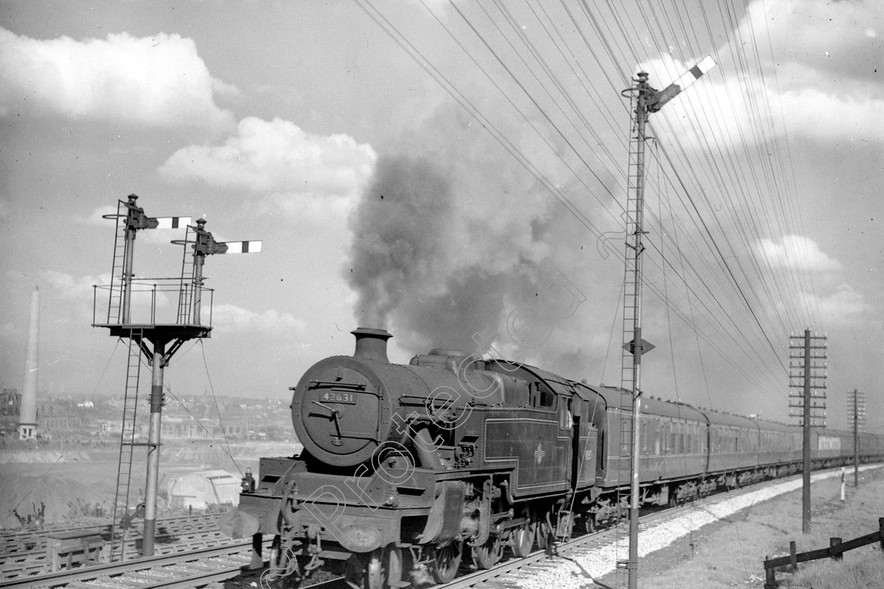 WD1081 
 ENGINE CLASS: 2-6-4 Tanks ENGINE NUMBER: 42631 LOCATION: Pendlebury bank DATE: 00.05.1958 COMMENTS: 
 Keywords: 00.05.1958, 2-6-4 Tanks, 42631, Cooperline, Pendlebury Bank, Steam, WD Cooper, locomotives, railway photography, trains