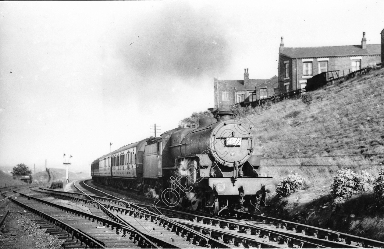 WD0617 
 ENGINE CLASS: Moguls 2-6-0 ENGINE NUMBER: 42723 LOCATION: Pendlebury Bank DATE: COMMENTS: 
 Keywords: 42723, Cooperline, Moguls 2-6-0, Pendlebury Bank, Steam, WD Cooper, locomotives, railway photography, trains