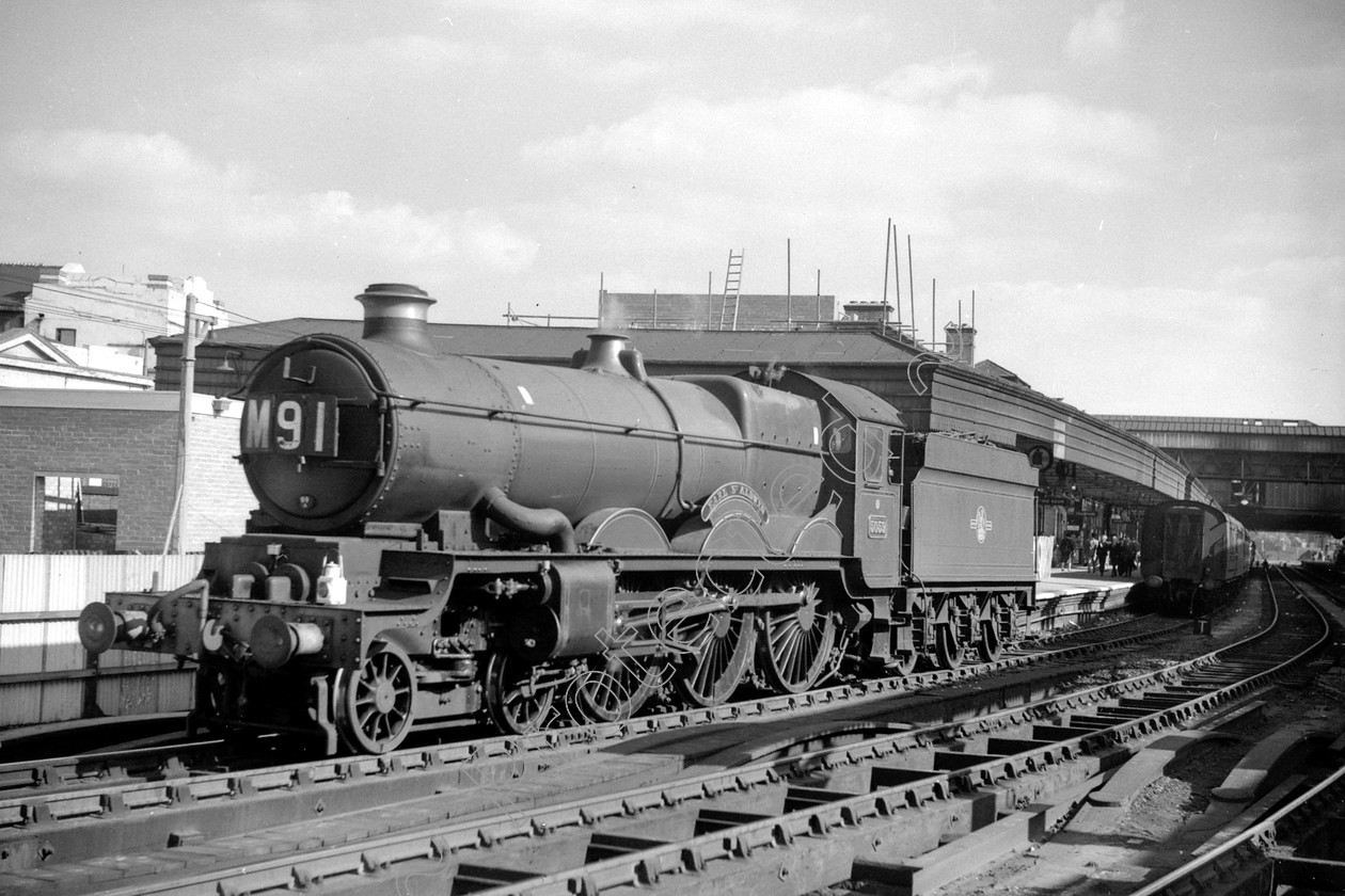 WD2848 
 ENGINE CLASS: GWR ENGINE NUMBER: 5059 LOCATION: Shrewsbury Station DATE: 09 September 1961 COMMENTS: 
 Keywords: 09 September 1961, 5059, Cooperline, GWR, Shrewsbury Station, Steam, WD Cooper, locomotives, railway photography, trains