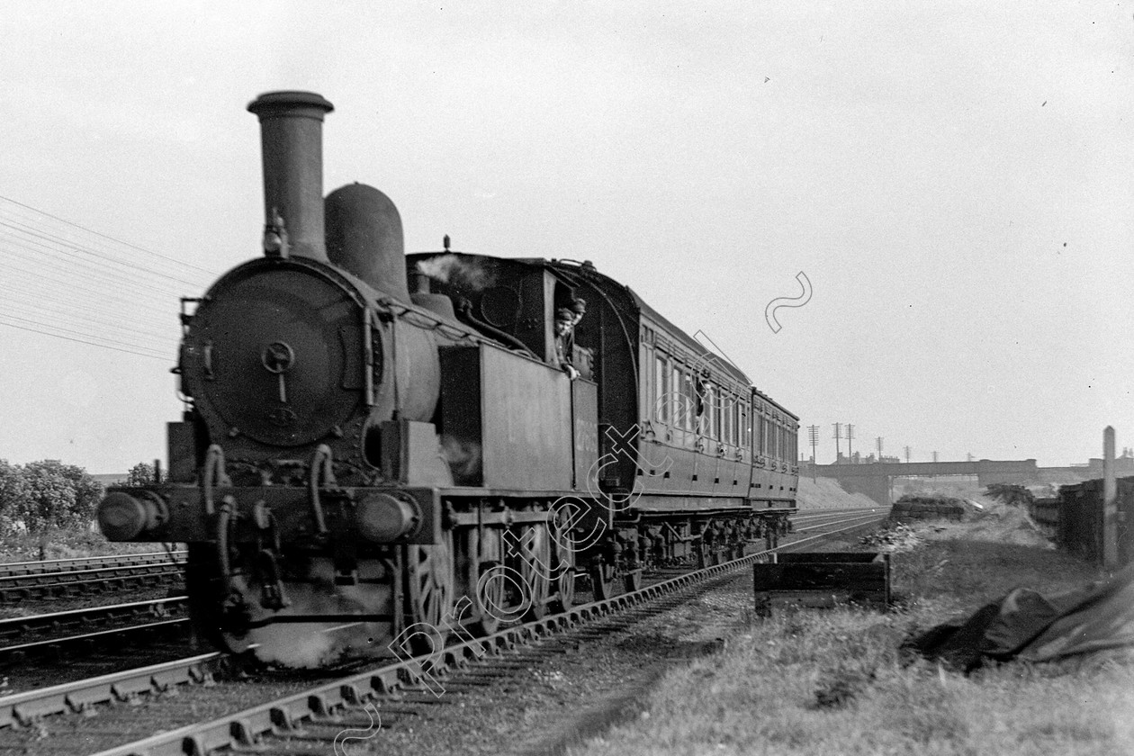 WD0921 
 ENGINE CLASS: L.N.W.R. ENGINE NUMBER: 27605 LOCATION: Golborne DATE: 18 October 1945 COMMENTS: 
 Keywords: 18 October 1945, 27605, Cooperline, Golborne, L.N.W.R., Steam, WD Cooper, locomotives, railway photography, trains