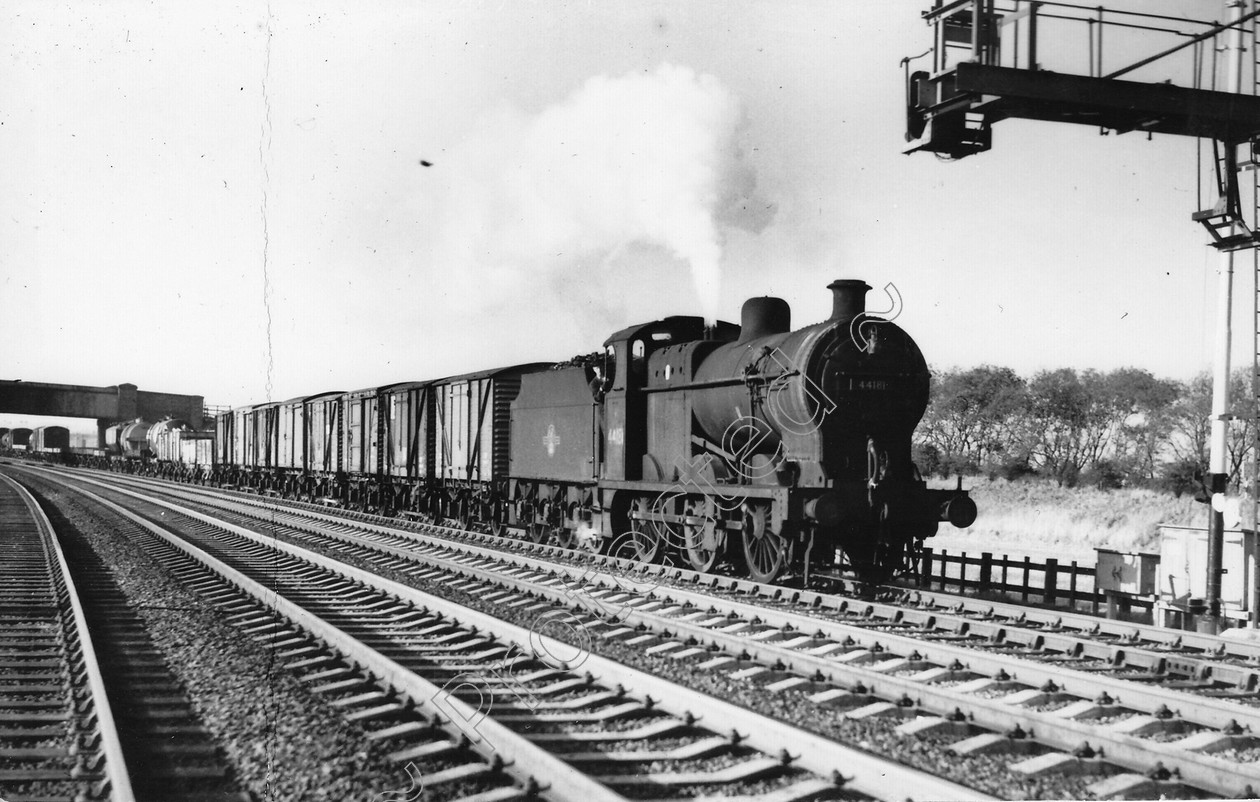 WD0738 
 ENGINE CLASS: Class 4 0-6-0 ENGINE NUMBER: 44181 LOCATION: Winwick DATE: 05 October 1962 COMMENTS: 
 Keywords: 05 October 1962, 44181, Class 4 0-6-0, Cooperline, Steam, WD Cooper, Winwick, locomotives, railway photography, trains