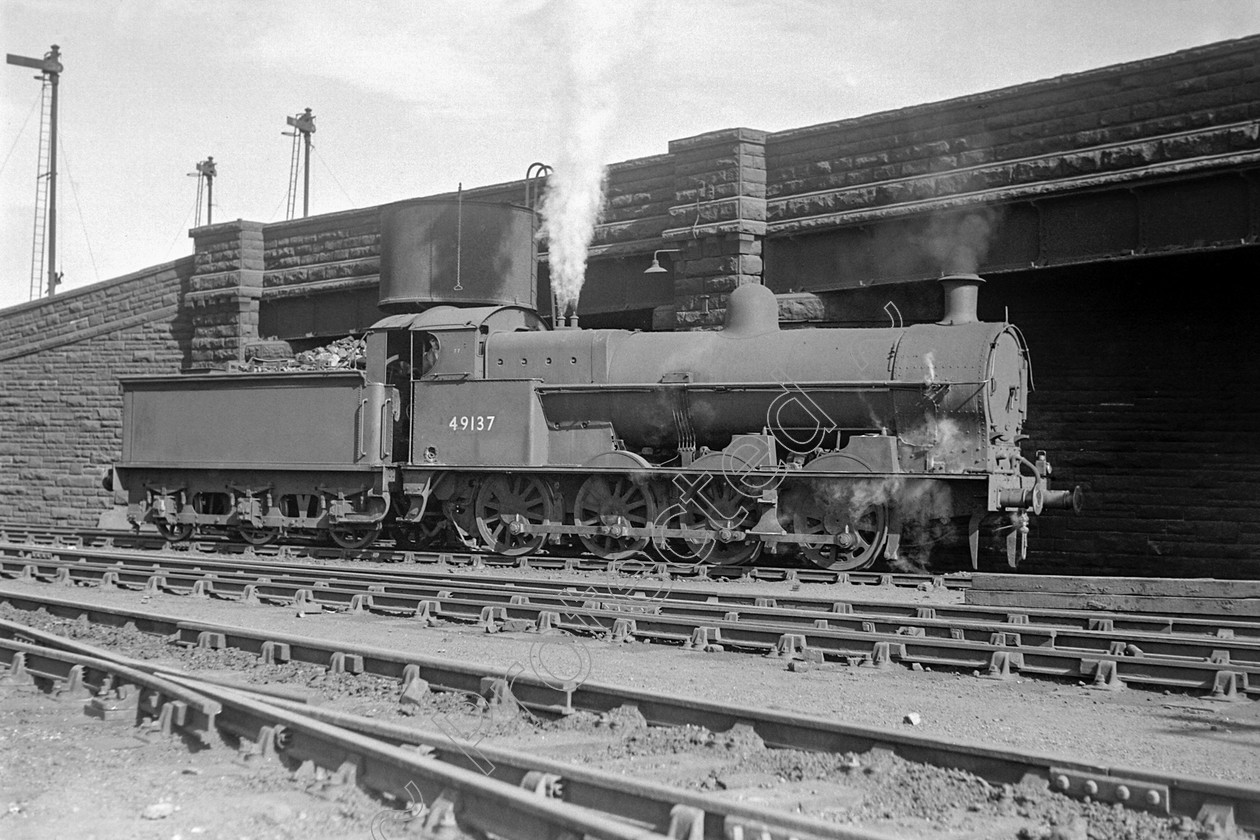 WD0946 
 ENGINE CLASS: L.N.W.R. ENGINE NUMBER: 49137 LOCATION: Edgehill DATE: 02 September 1951 COMMENTS: 
 Keywords: 02 September 1951, 49137, Cooperline, Edgehill, L.N.W.R., Steam, WD Cooper, locomotives, railway photography, trains