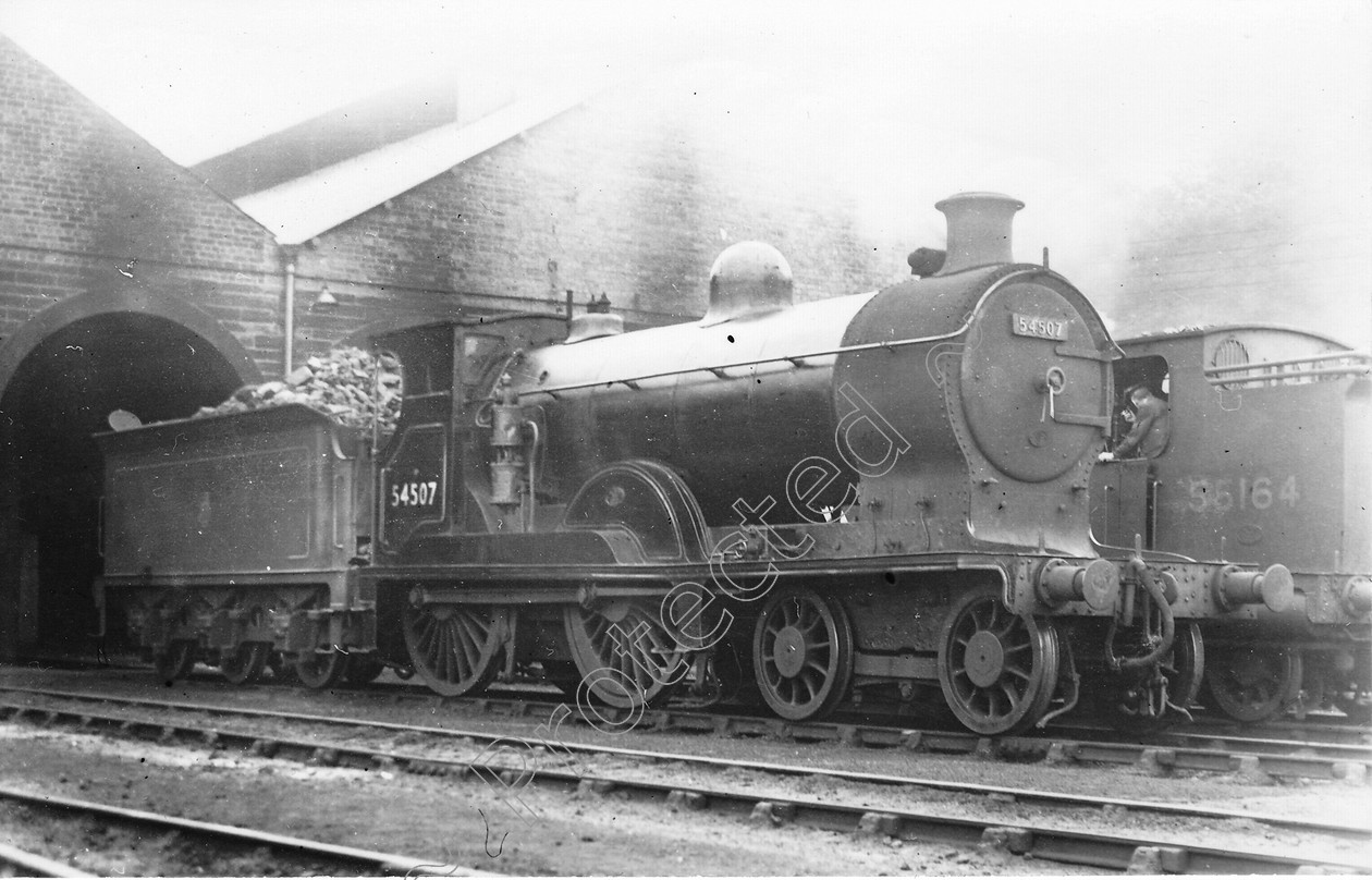 WD0798 
 ENGINE CLASS: Scottish ENGINE NUMBER: 54507 LOCATION: Dumfries DATE: 09 August 1950 COMMENTS: 
 Keywords: 09 August 1950, 54507, Cooperline, Dumfries, Scottish, Steam, WD Cooper, locomotives, railway photography, trains