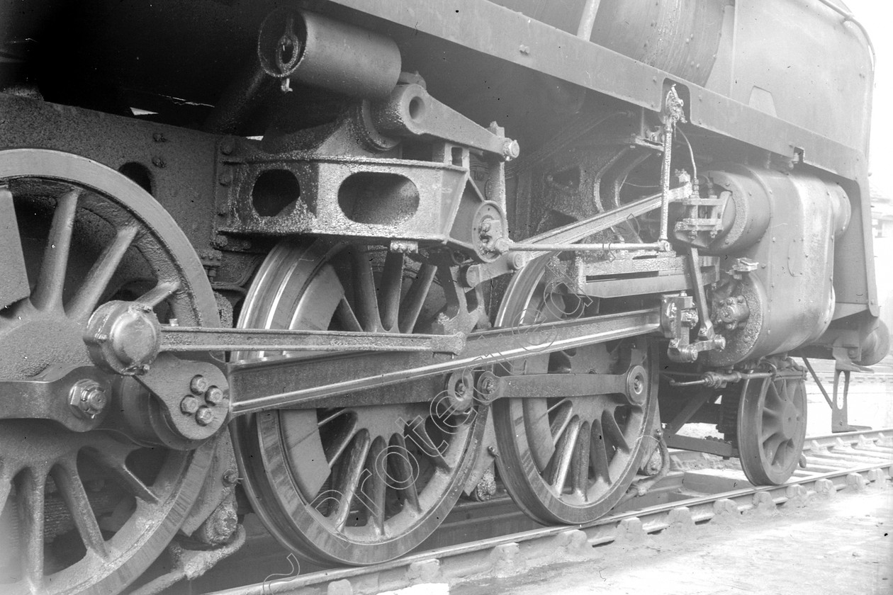 WD2674 
 ENGINE CLASS: BR Class 9 ENGINE NUMBER: 92162 LOCATION: DATE: 08 August 1962 COMMENTS: 
 Keywords: 08 August 1962, 92162, BR Class 9, Cooperline, Steam, WD Cooper, locomotives, railway photography, trains