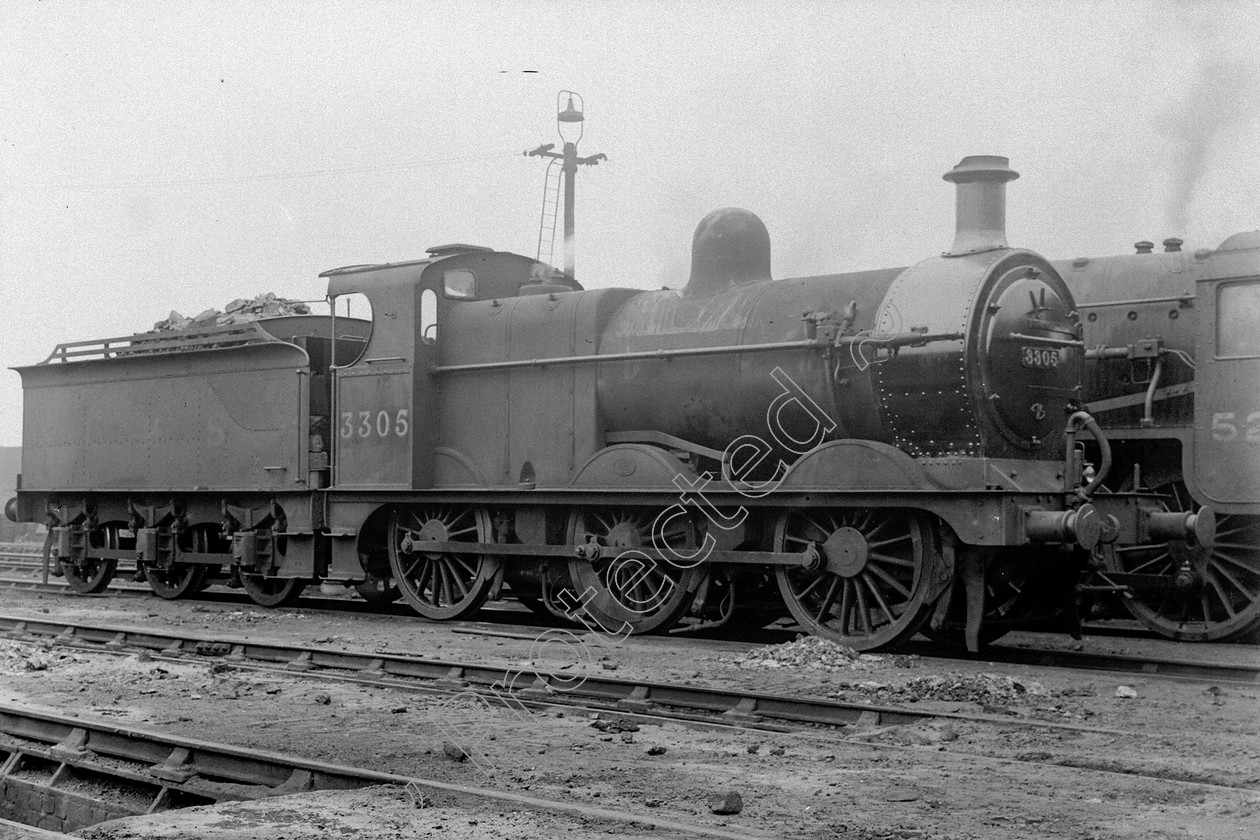 WD0705 
 ENGINE CLASS: Class 4 0-6-0 ENGINE NUMBER: 3305 LOCATION: Edgehill DATE: 29 July 1939 COMMENTS: 
 Keywords: 29 July 1939, 3305, Class 4 0-6-0, Cooperline, Edgehill, Steam, WD Cooper, locomotives, railway photography, trains