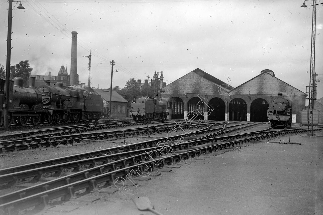 WD2758 
 ENGINE CLASS: Motive Power depots and cranes ENGINE NUMBER: LOCATION: Dumfries DATE: 09 August 1948 COMMENTS: 
 Keywords: 09 August 1948, Cooperline, Dumfries, Motive Power depots and cranes, Steam, WD Cooper, locomotives, railway photography, trains