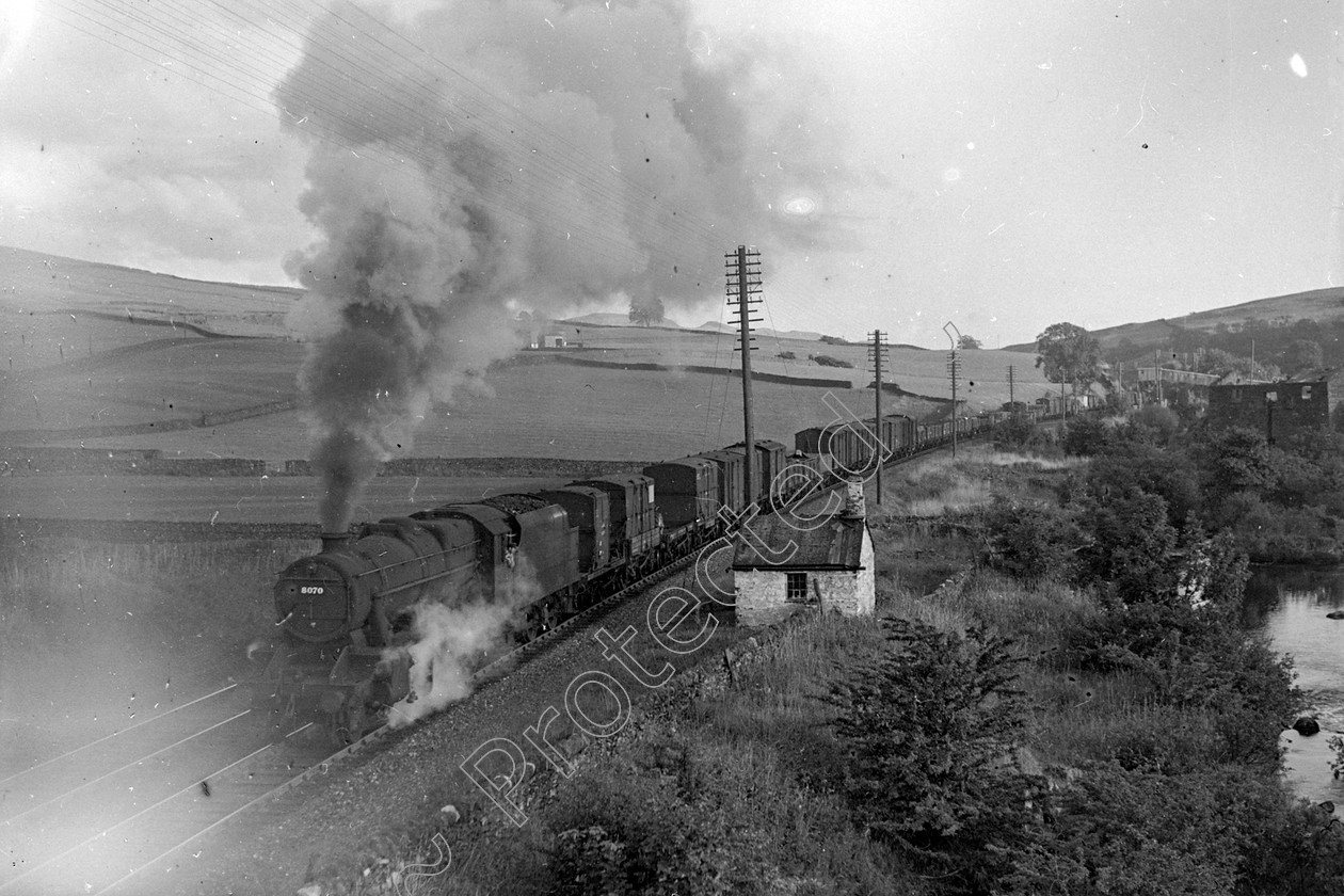 WD3002 
 ENGINE CLASS: Stanier Class 8 2-8-0 ENGINE NUMBER: 8070 LOCATION: DATE: COMMENTS: 
 Keywords: 8070, Cooperline, Stanier Class 8 2-8-0, Steam, WD Cooper, locomotives, railway photography, trains