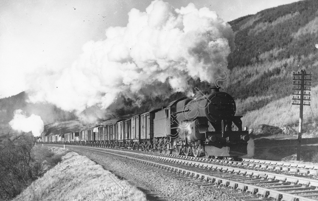 WD0615 
 ENGINE CLASS: Moguls 2-6-0 ENGINE NUMBER: 42720 LOCATION: Beattock DATE: 18 May 1951 COMMENTS: 
 Keywords: 18 May 1951, 42720, Beattock, Cooperline, Moguls 2-6-0, Steam, WD Cooper, locomotives, railway photography, trains