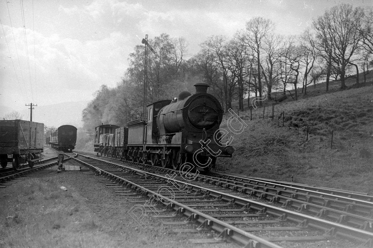 WD2735 
 ENGINE CLASS: L.N.E.R. ENGINE NUMBER: 64583 LOCATION: West Highliand DATE: 16 May 1951 COMMENTS: 
 Keywords: 16 May 1951, 64583, Cooperline, L.N.E.R., Steam, WD Cooper, West Highliand, locomotives, railway photography, trains