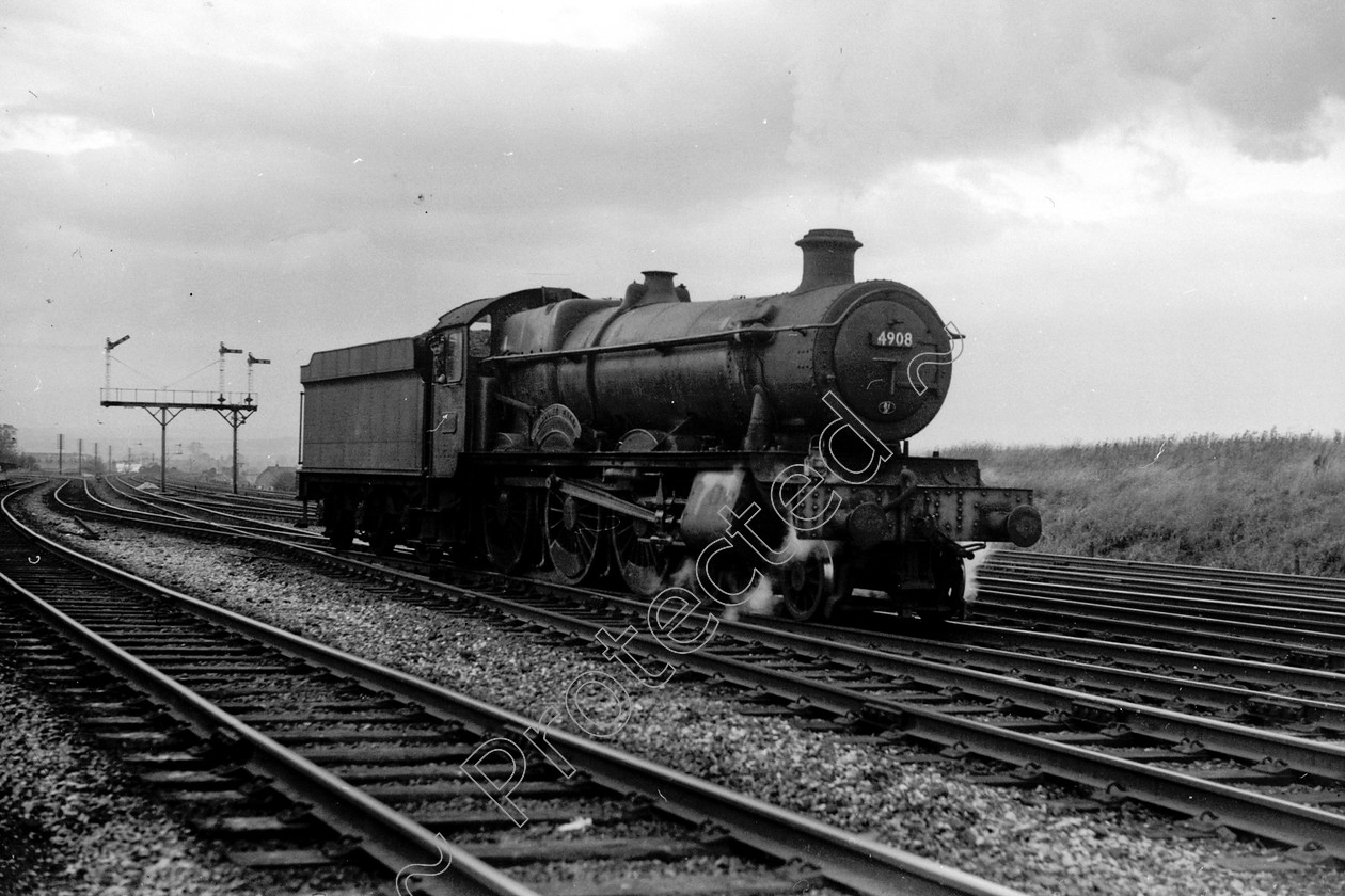 WD2811 
 ENGINE CLASS: GWR ENGINE NUMBER: 4908 LOCATION: near Chester DATE: 19 October 1963 COMMENTS: 
 Keywords: 19 October 1963, 4908, Cooperline, GWR, Near Chester, Steam, WD Cooper, locomotives, railway photography, trains