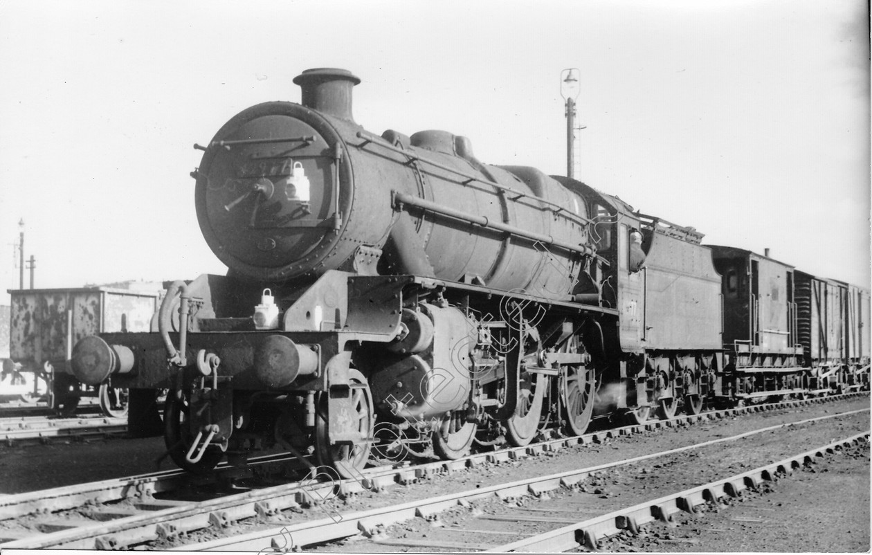 WD0685 
 ENGINE CLASS: Moguls 2-6-0 ENGINE NUMBER: 42977 LOCATION: Patricroft DATE: 24 October 1964 COMMENTS: 
 Keywords: 24 October 1964, 42977, Cooperline, Moguls 2-6-0, Patricroft, Steam, WD Cooper, locomotives, railway photography, trains