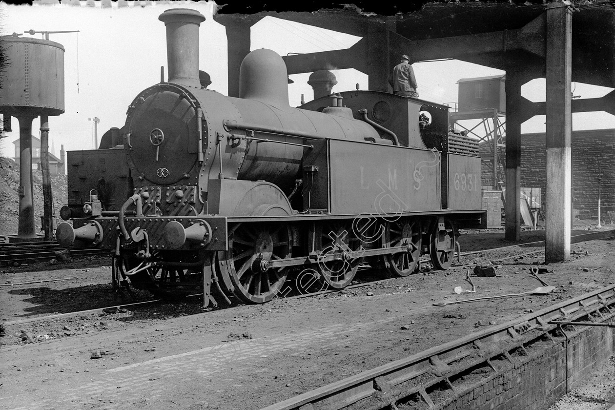 WD0913 
 ENGINE CLASS: L.N.W.R. ENGINE NUMBER: 6931 LOCATION: Edgehill DATE: 29 July 1939 COMMENTS: 
 Keywords: 29 July 1939, 6931, Cooperline, Edgehill, L.N.W.R., Steam, WD Cooper, locomotives, railway photography, trains