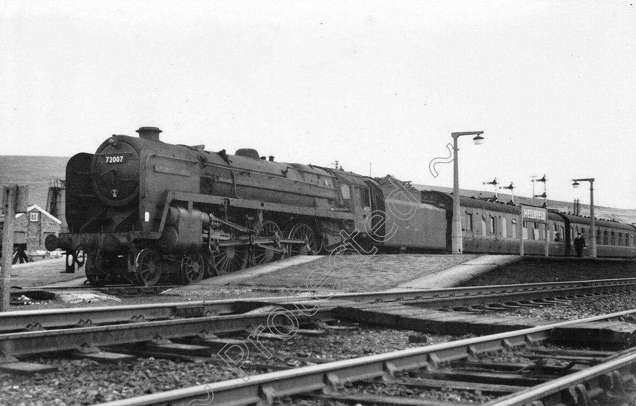 WD1386 
 ENGINE CLASS: Clan Class ENGINE NUMBER: 72007 LOCATION: Hellifield DATE: 12 October 1963 COMMENTS: Station 
 Keywords: 12 October 1963, 72007, Clan Class, Cooperline, Hellifield, Station, Steam, WD Cooper, locomotives, railway photography, trains