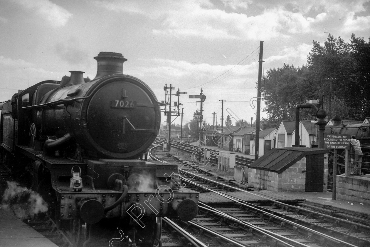 WD2850 
 ENGINE CLASS: GWR ENGINE NUMBER: 7026 LOCATION: Shrewsbury Station DATE: 09 September 1961 COMMENTS: 
 Keywords: 09 September 1961, 7026, Cooperline, GWR, Shrewsbury Station, Steam, WD Cooper, locomotives, railway photography, trains