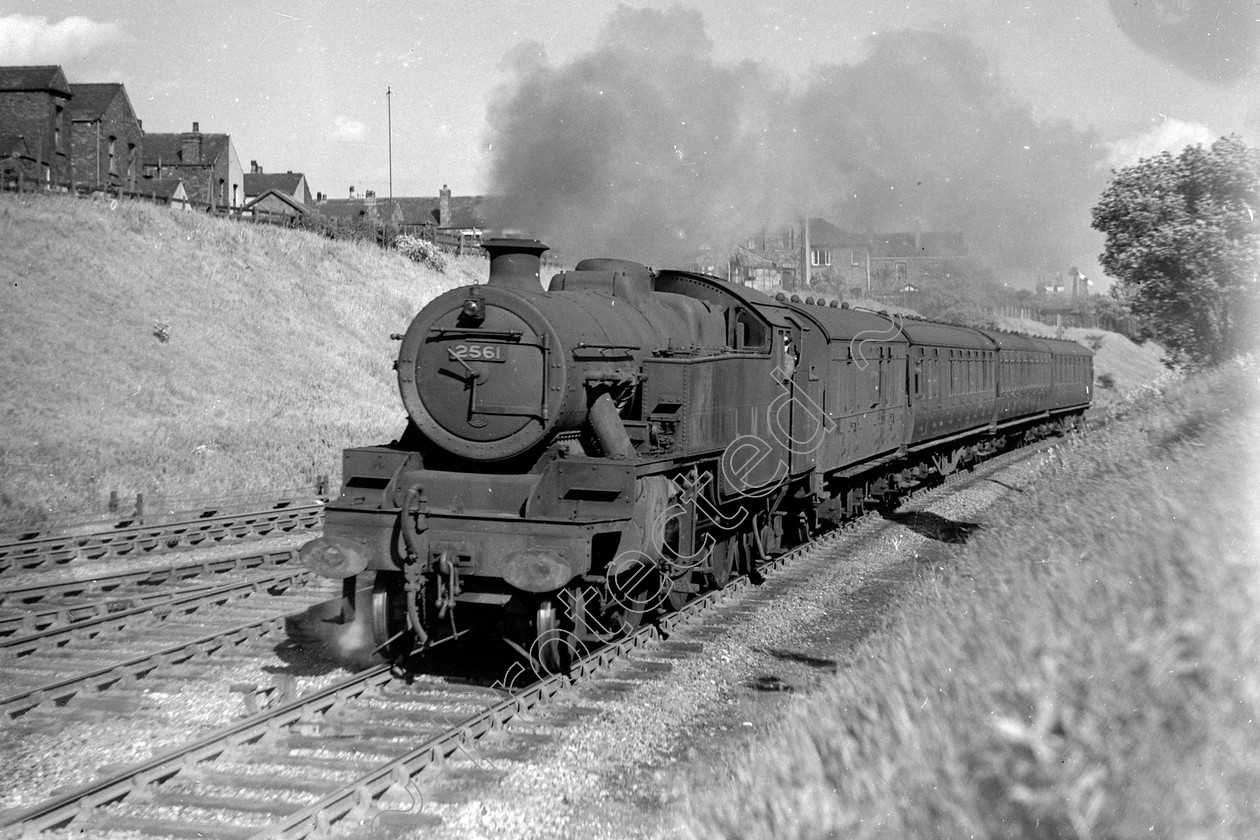 WD1000 
 ENGINE CLASS: 2-6-4 Tanks ENGINE NUMBER: 2561 LOCATION: Roe Green DATE: 10 June 1947 COMMENTS: 
 Keywords: 10 June 1947, 2-6-4 Tanks, 2561, Cooperline, Roe Green, Steam, WD Cooper, locomotives, railway photography, trains