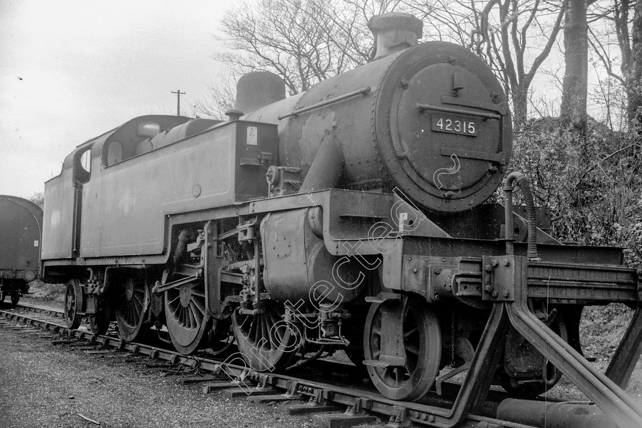 WD1031 
 ENGINE CLASS: 2-6-4 Tanks ENGINE NUMBER: 42315 LOCATION: Carnforth DATE: 29 April 1963 COMMENTS: 
 Keywords: 2-6-4 Tanks, 29 April 1963, 42315, Carnforth, Cooperline, Steam, WD Cooper, locomotives, railway photography, trains