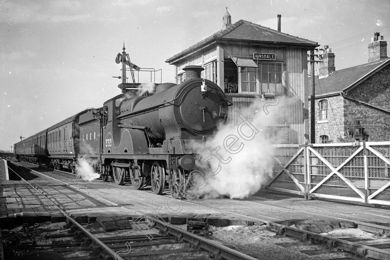 WD2730 
 ENGINE CLASS: L.N.E.R. ENGINE NUMBER: 2321 LOCATION: Ainsdale DATE: COMMENTS: 
 Keywords: 2321, Ainsdale, Cooperline, L.N.E.R., Steam, WD Cooper, locomotives, railway photography, trains