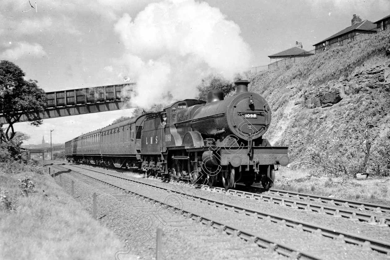 WD0509 
 ENGINE CLASS: Midland Compounds ENGINE NUMBER: 1098 LOCATION: near Tyldesley DATE: 24 April 1948 COMMENTS: