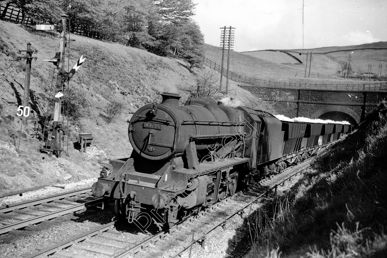 WD2016 
 ENGINE CLASS: Stanier Class 8 2-8-0 ENGINE NUMBER: 48135 LOCATION: Doves Holes DATE: 16 May 1962 COMMENTS: 
 Keywords: 16 May 1962, 48135, Cooperline, Doves Holes, Stanier Class 8 2-8-0, Steam, WD Cooper, locomotives, railway photography, trains