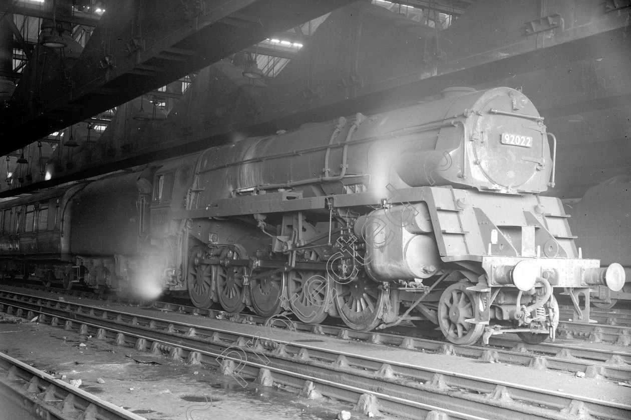 WD2617 
 ENGINE CLASS: BR Class 9 ENGINE NUMBER: 92022 LOCATION: Patricroft DATE: 04 July 1964 COMMENTS: 
 Keywords: 04 July 1964, 92022, BR Class 9, Cooperline, Patricroft, Steam, WD Cooper, locomotives, railway photography, trains