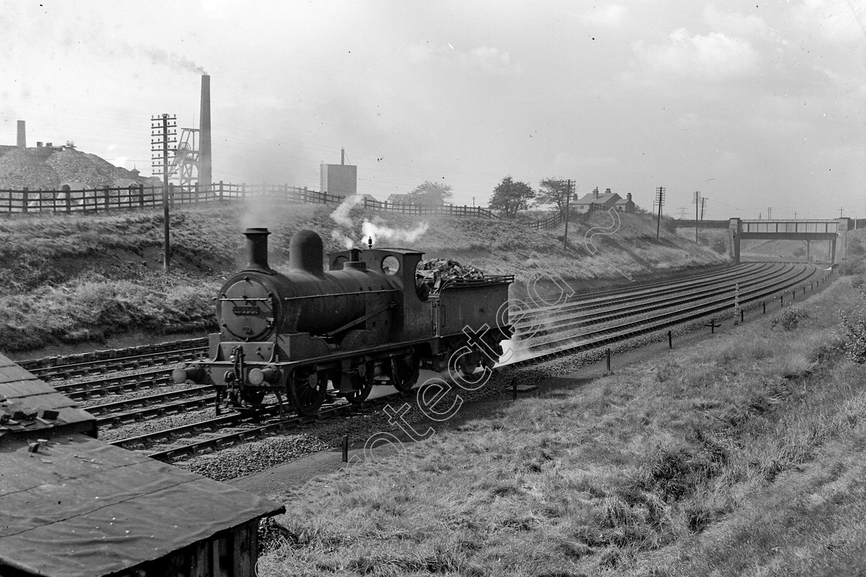 WD0808 
 ENGINE CLASS: Lancashire and Yorkshire ENGINE NUMBER: 12466 LOCATION: Moorside DATE: 10 August 1944 COMMENTS: 
 Keywords: 10 August 1944, 12466, Cooperline, Lancashire and Yorkshire, Moorside, Steam, WD Cooper, locomotives, railway photography, trains